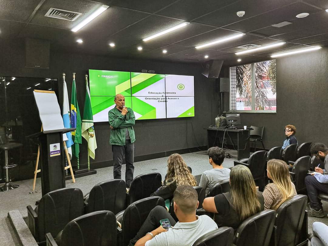 Na sexta-feira, dia 19 de maio, foi realizada uma palestra da sala do empreendedor em parceria com Sebrae, com o tema: Educação Financeira e Orientação para acesso ao crédito.